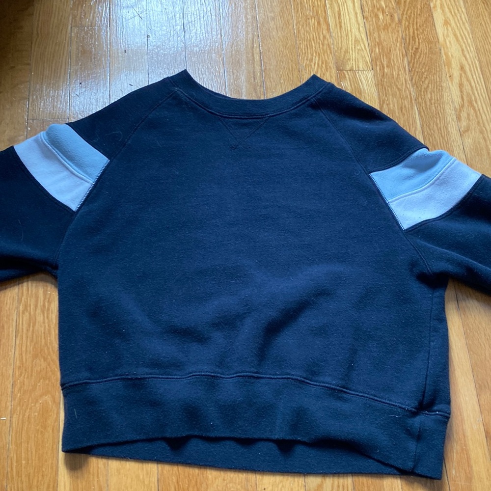 brandy melville navy shirt/crew neck